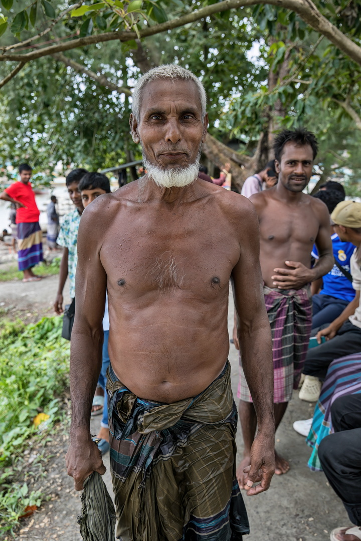 Wood exploitation in Bangladesh